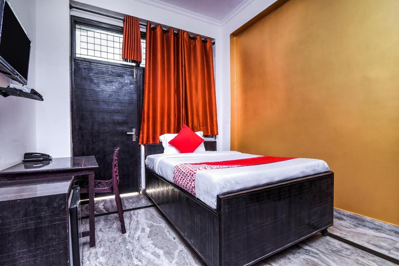Oyo Nitin Palace Guest House Near Mohan Estate Metro Station New Delhi Exterior photo